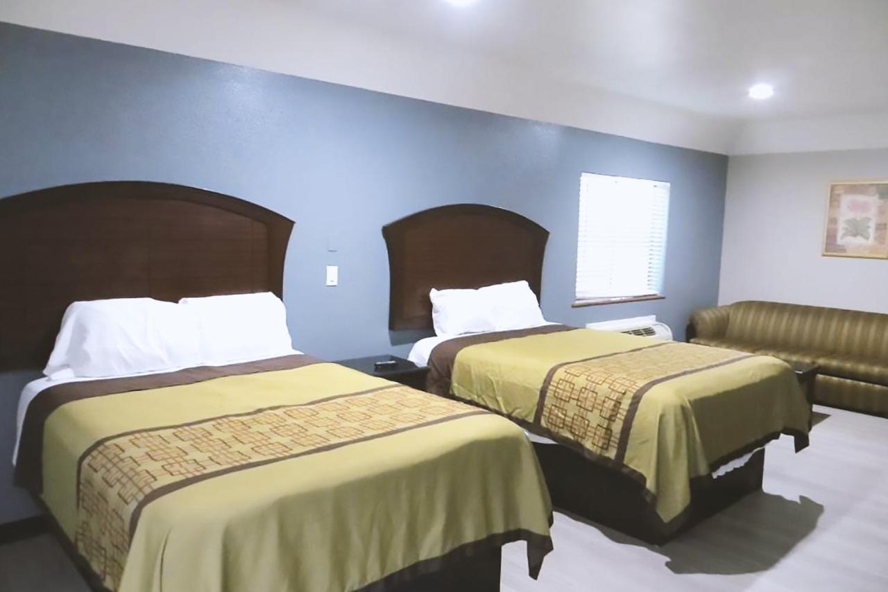 Blue Way Inn & Suites By Jasper Houston Exteriör bild